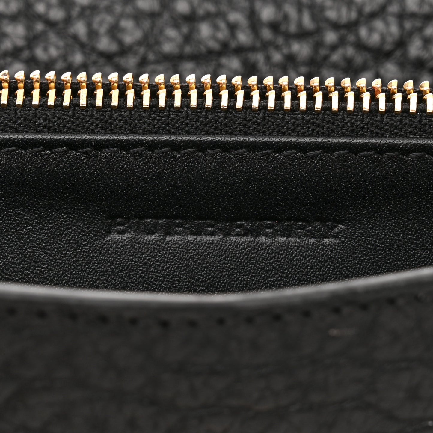 Signature Grain Small Madison Chain Clutch Black