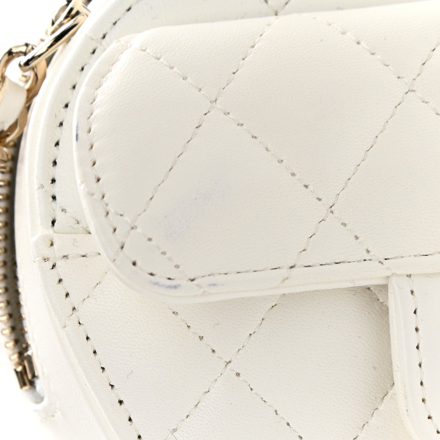 Lambskin Quilted CC In Love Heart Clutch With Chain White