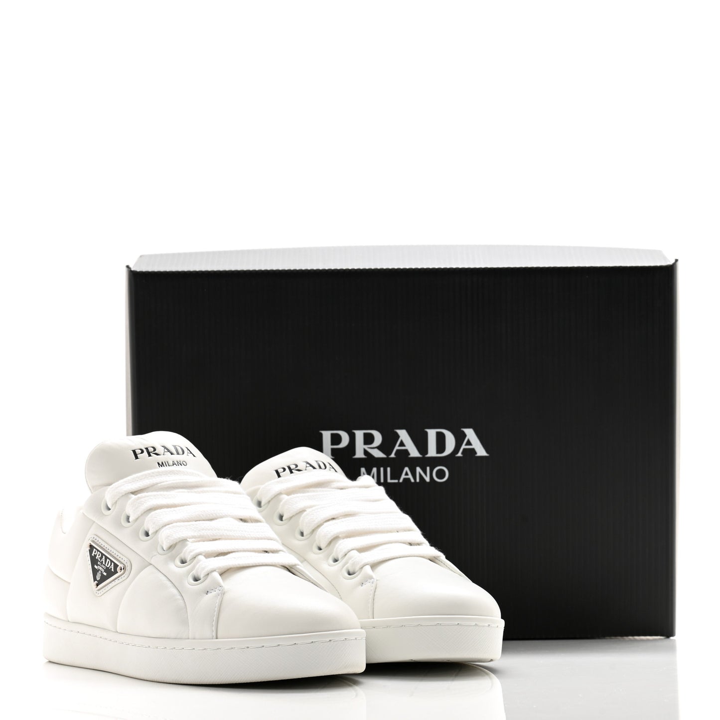 Soft Nappa Triangle Logo Low Top Sneakers 36 White
