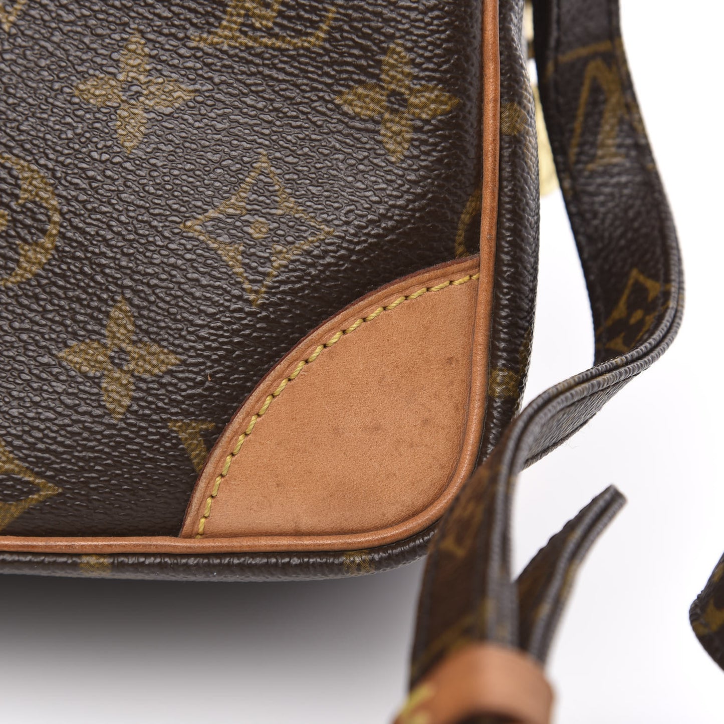 Monogram Amazone
