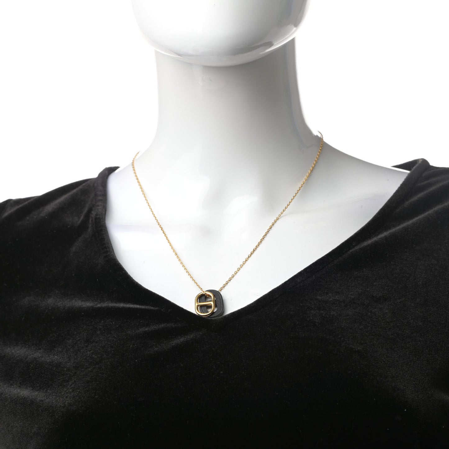 Swift O'Maillon Pendant Necklace Black