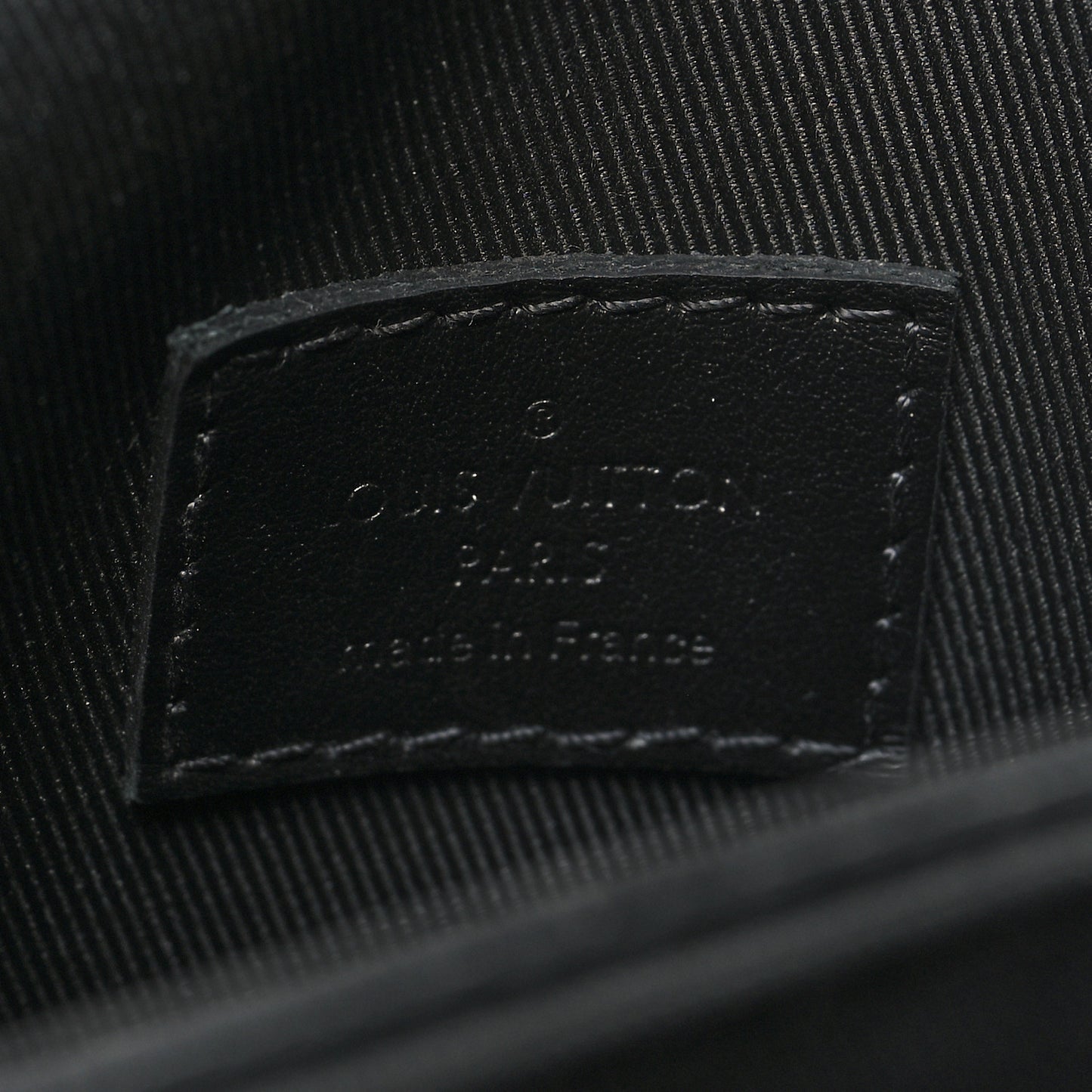 Taurillon Monogram S Lock Wearable Wallet Black