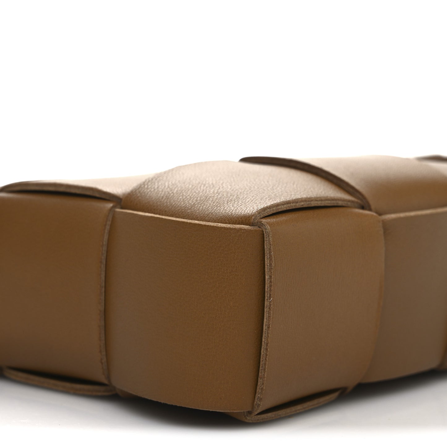 Calfskin Maxi Intrecciato Cassette Pouch On Strap Camel