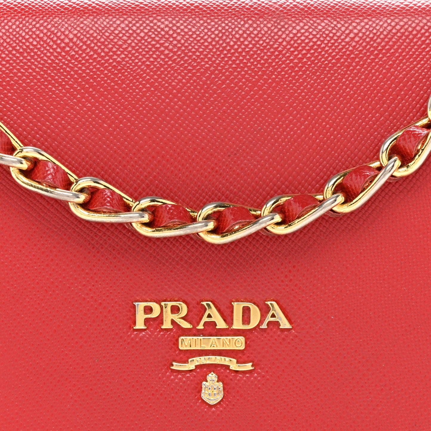 Saffiano Metal Oro Chain Wallet Fuoco