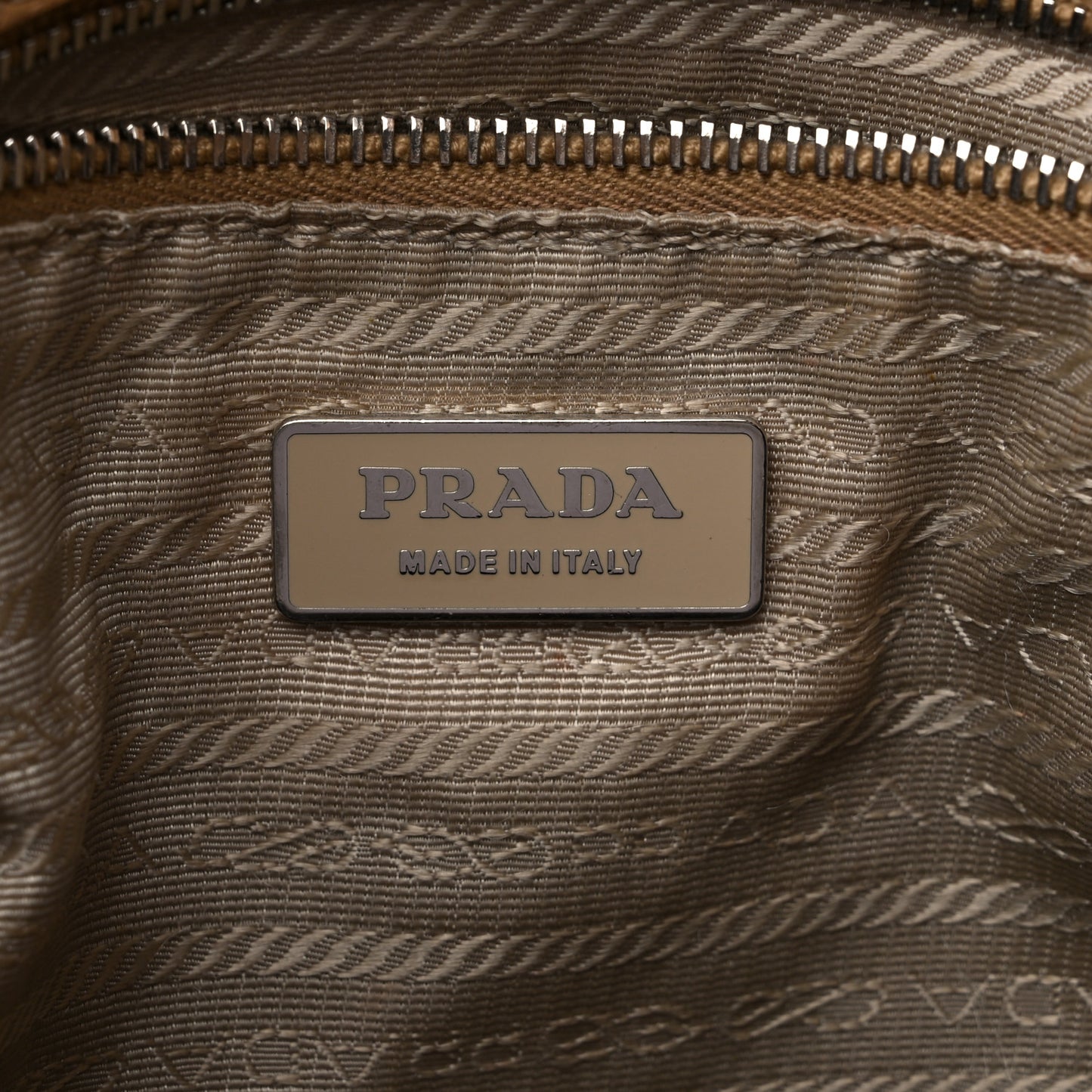 Vitello Daino Buckle Shoulder Bag Sabbia