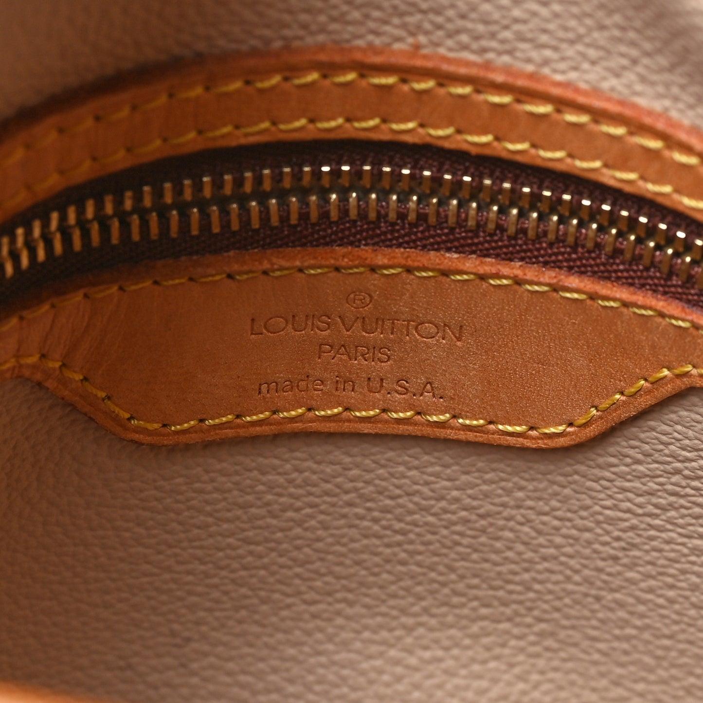 Monogram Petit Bucket 23