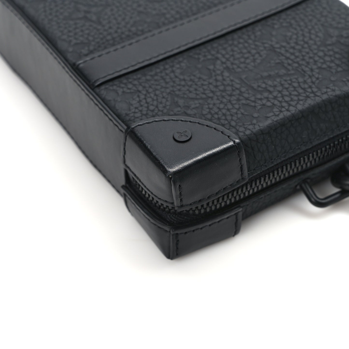 Taurillon Monogram Soft Trunk Wallet Black