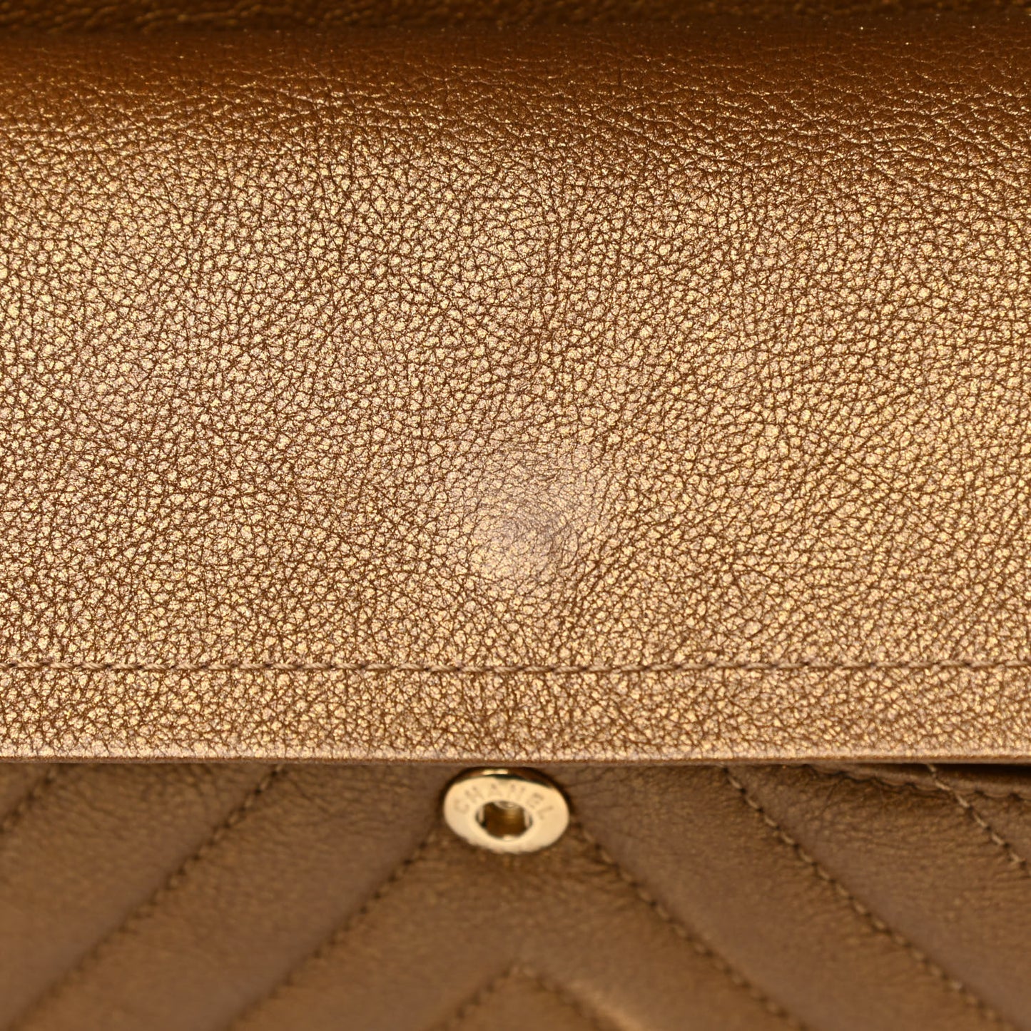 Metallic Calfskin Chevron Quilted 2.55 Reissue 226 Flap Gold