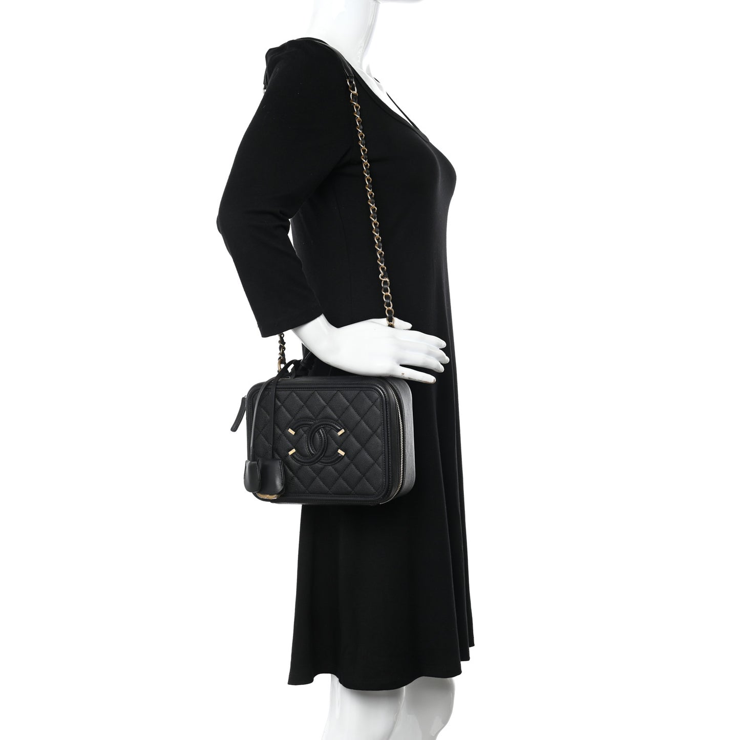 Caviar Quilted Medium CC Filigree Vanity Case Black