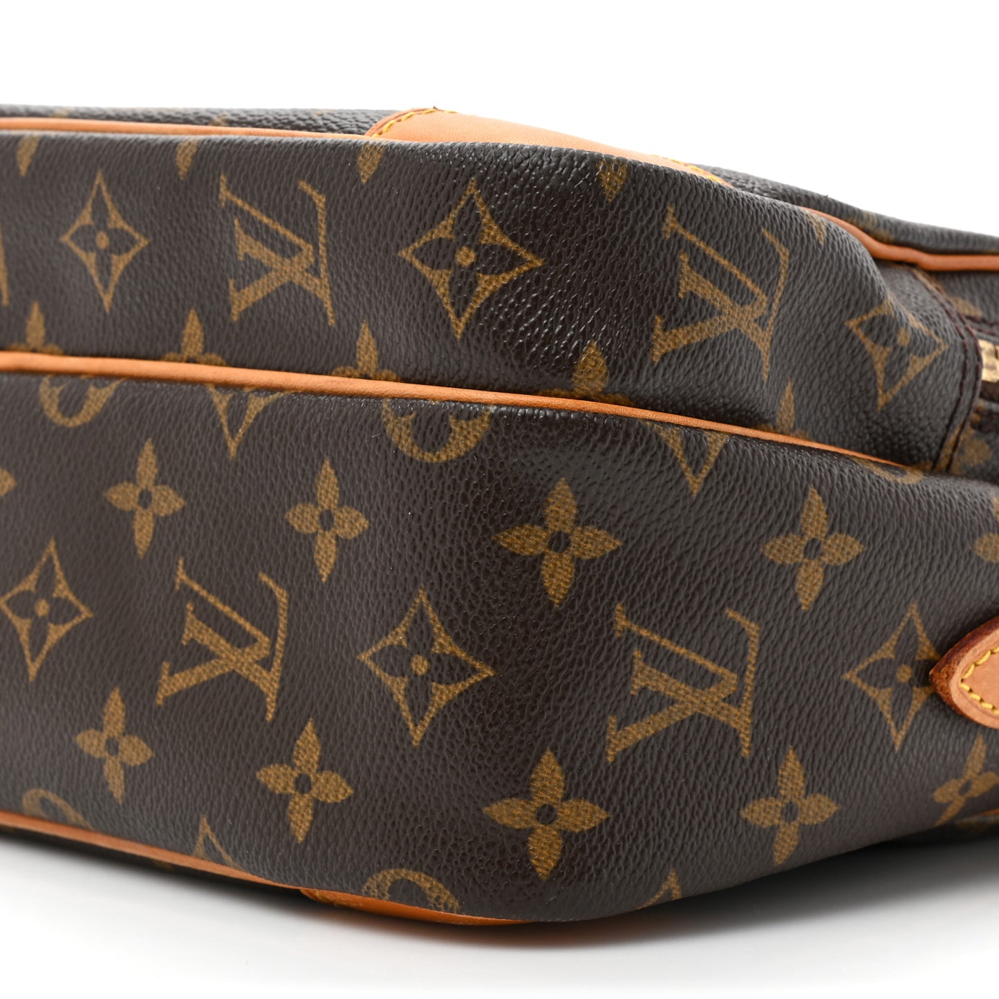 Monogram Nil 28