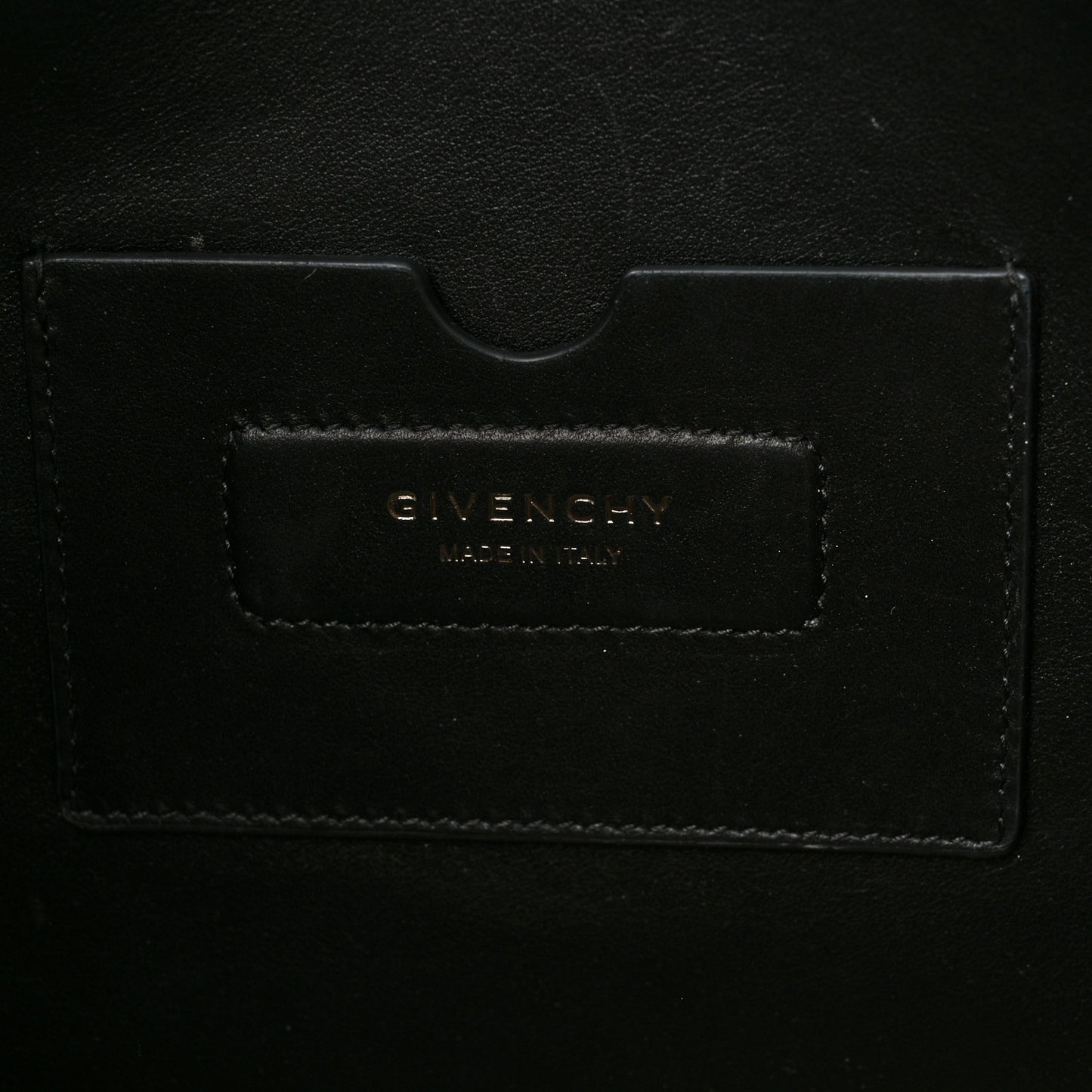 Smooth Calfskin Medium Soft Antigona Black