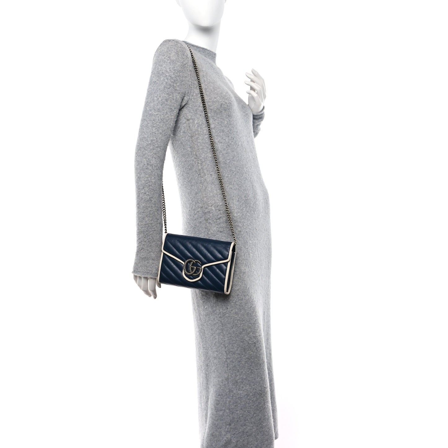 Vintage Effect Calfskin Matelasse Diagonal Torchon GG Marmont Chain Wallet Blue Agata Mystic White