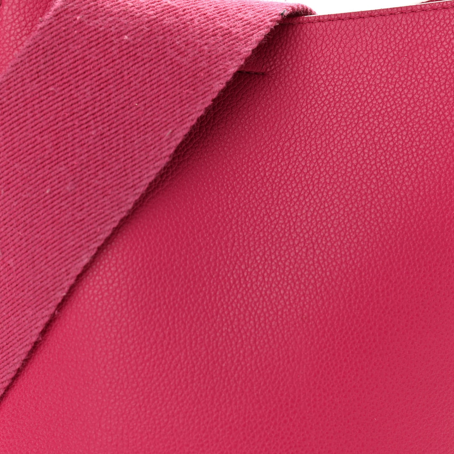 Soft Grained Calfskin Small Sangle Bucket Bag Pink
