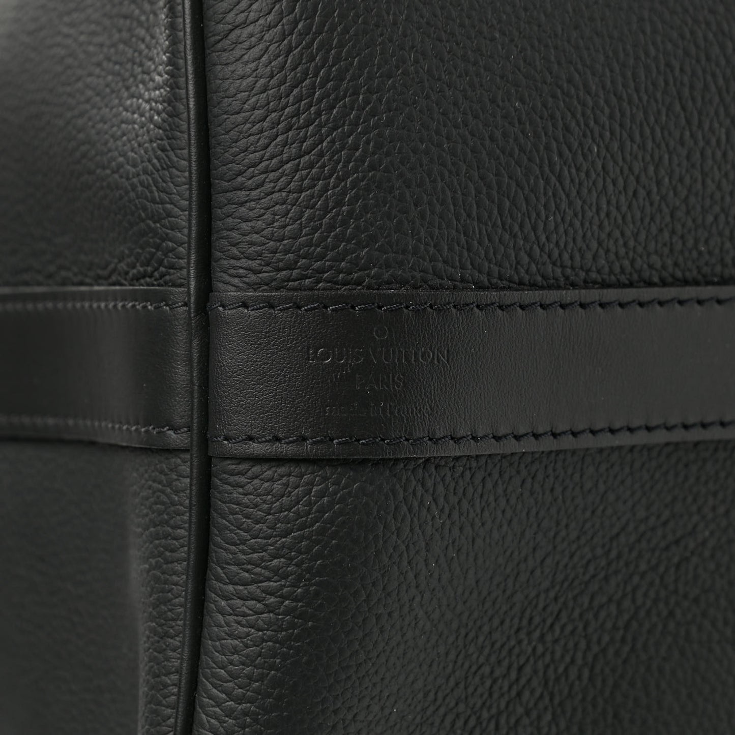 Grained Calfskin Aerogram Keepall Bandouliere 40 Black
