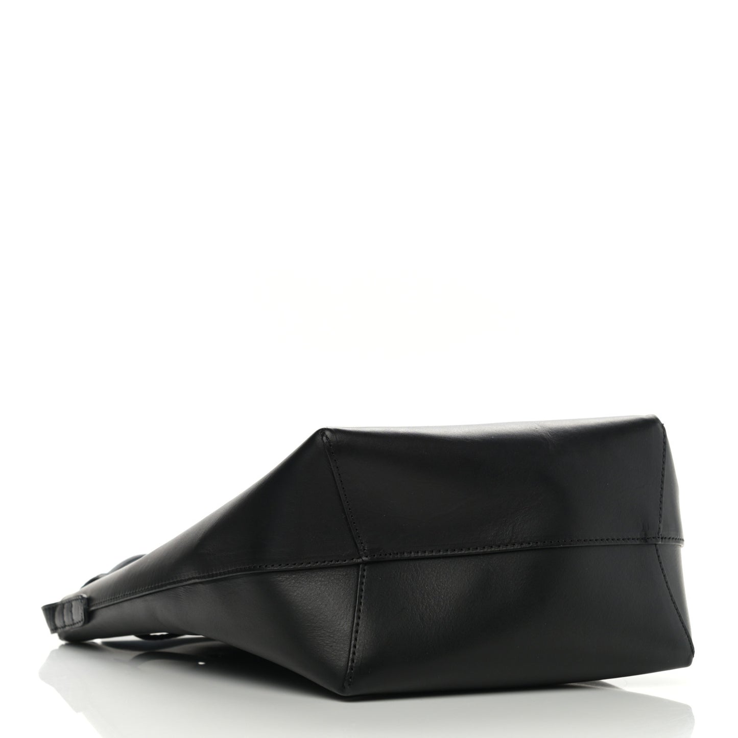 Vegetable Tanned Calfskin Bucket Bag Black Flamma