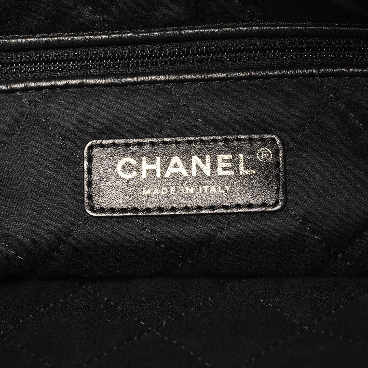 Shiny Calfskin Quilted Chanel 22 Black