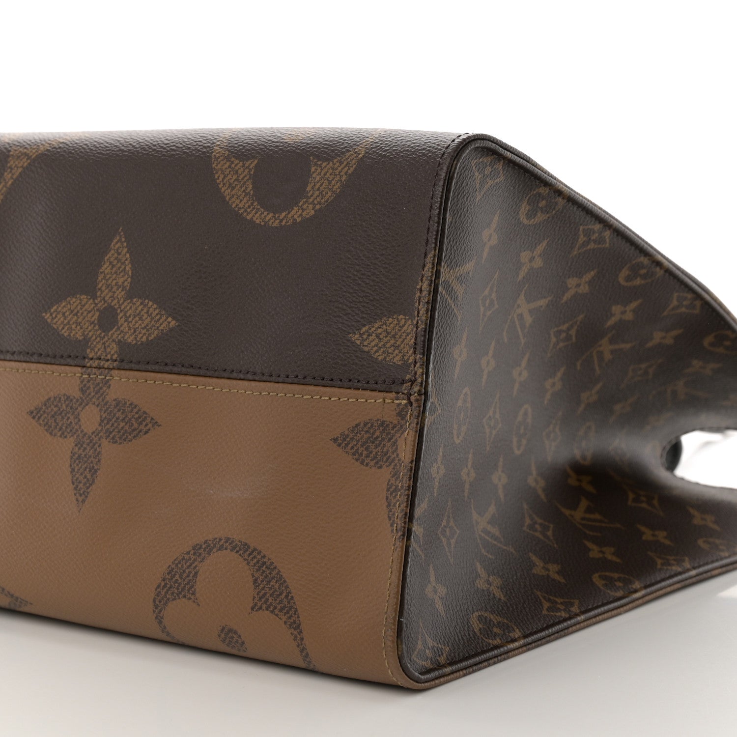 Louis Vuitton Reverse Monogram Giant Onthego GM 9 of 12