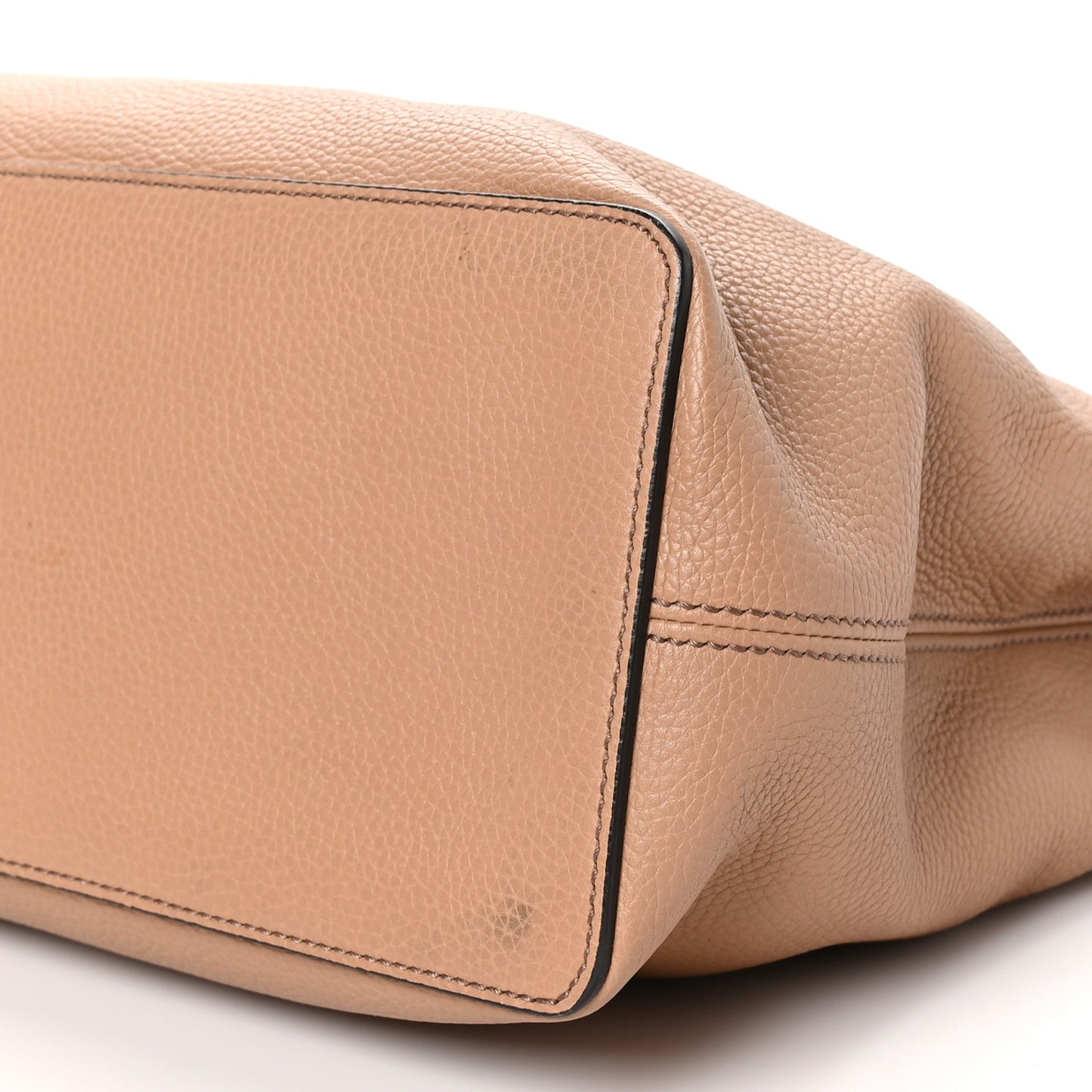 Pebbled Calfskin Large Soho Hobo Camelia