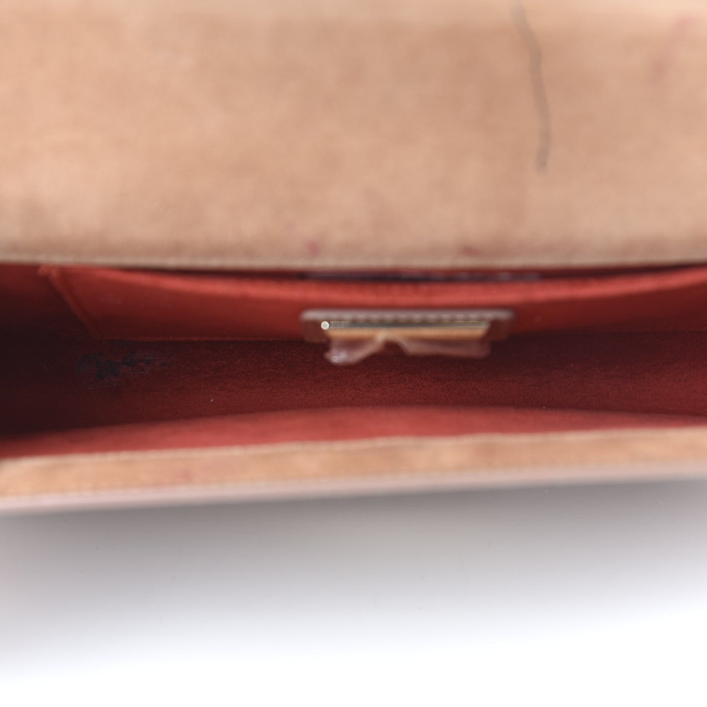 Patent Vero Dodat Clutch Nude