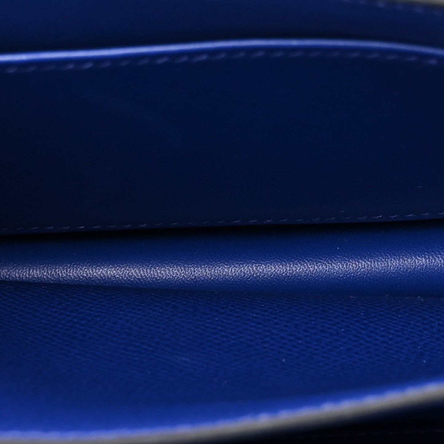 Epsom Constance 18 Bleu Electrique