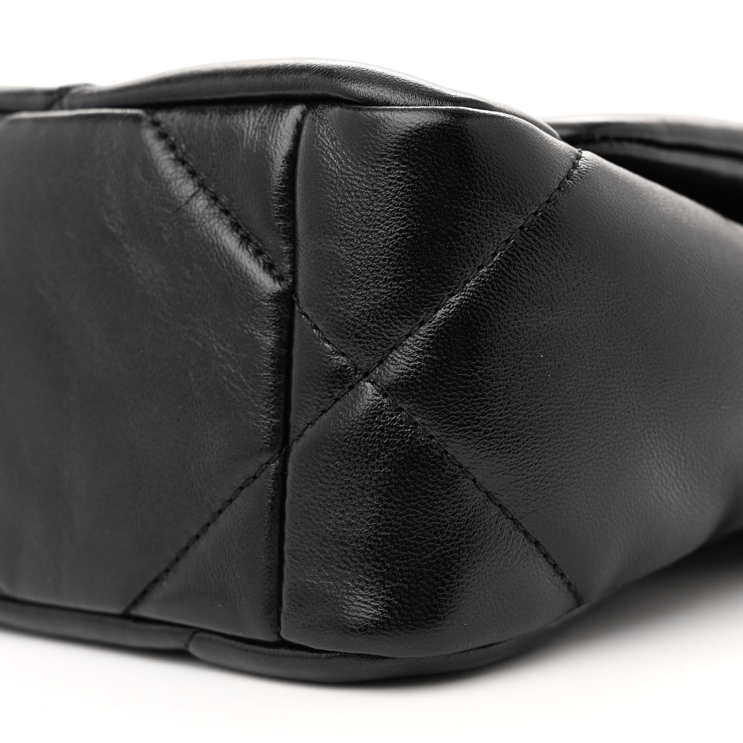 Lambskin Quilted Medium Chanel 19 Flap So Black