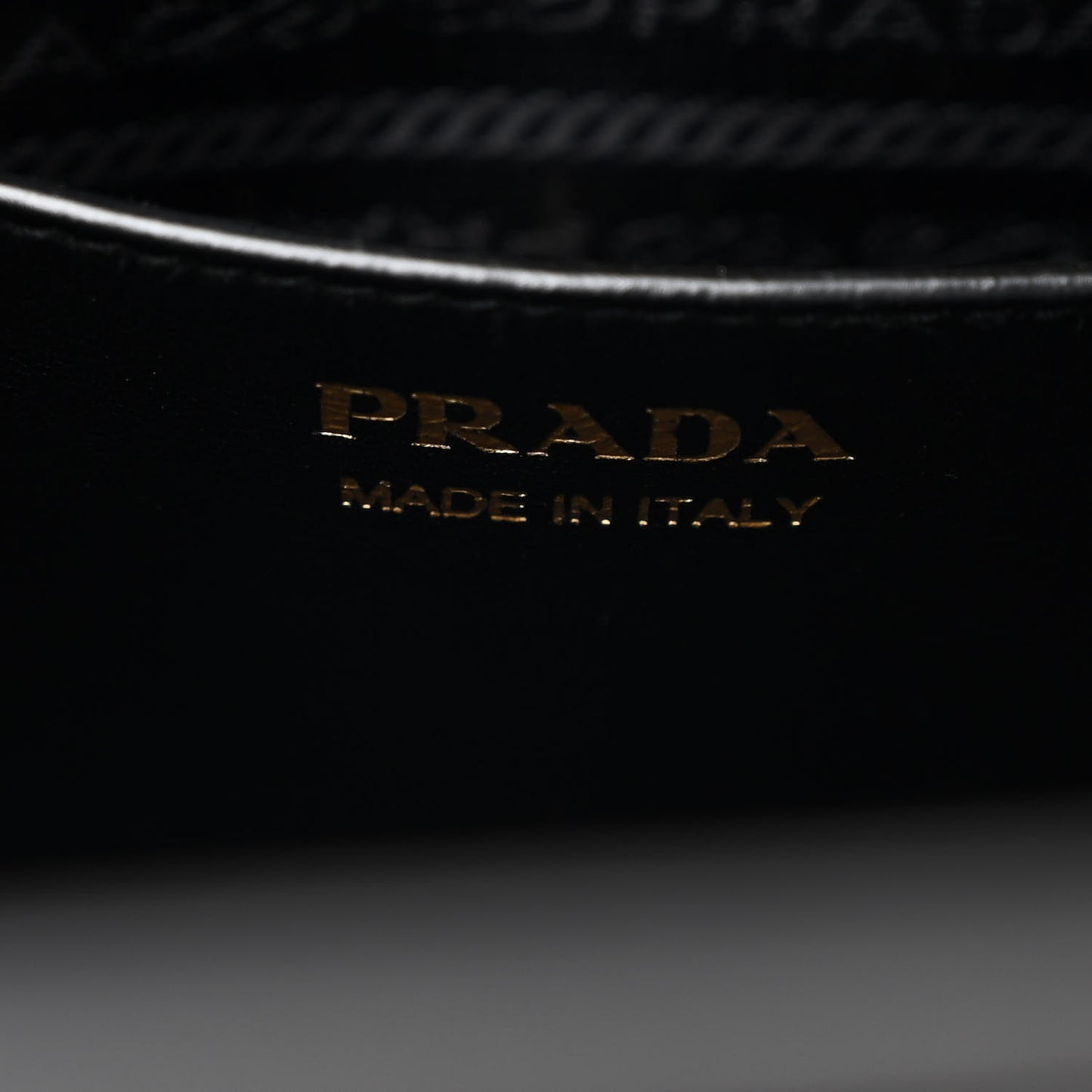 Saffiano City Calfskin Small Esplanade Tote Fuoco Black