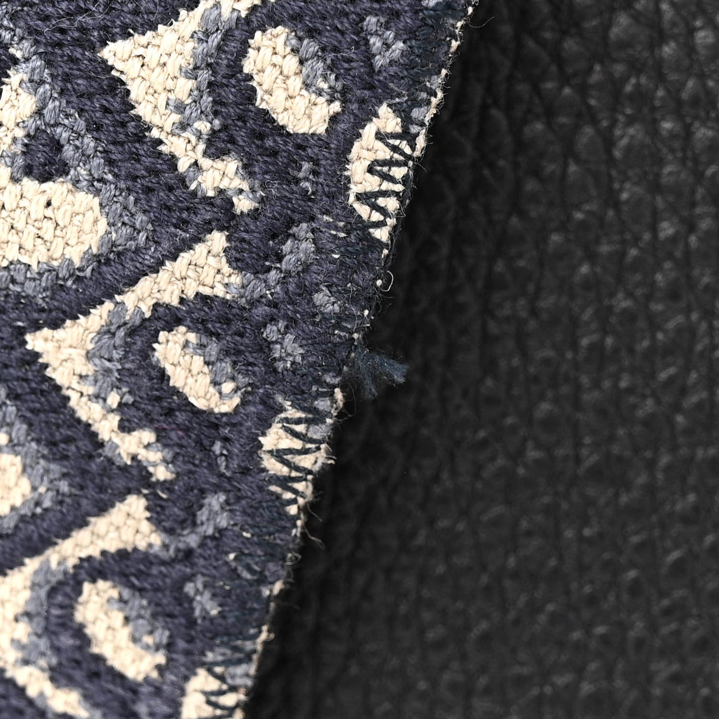 Grained Calfskin Large Bobby Flap Black