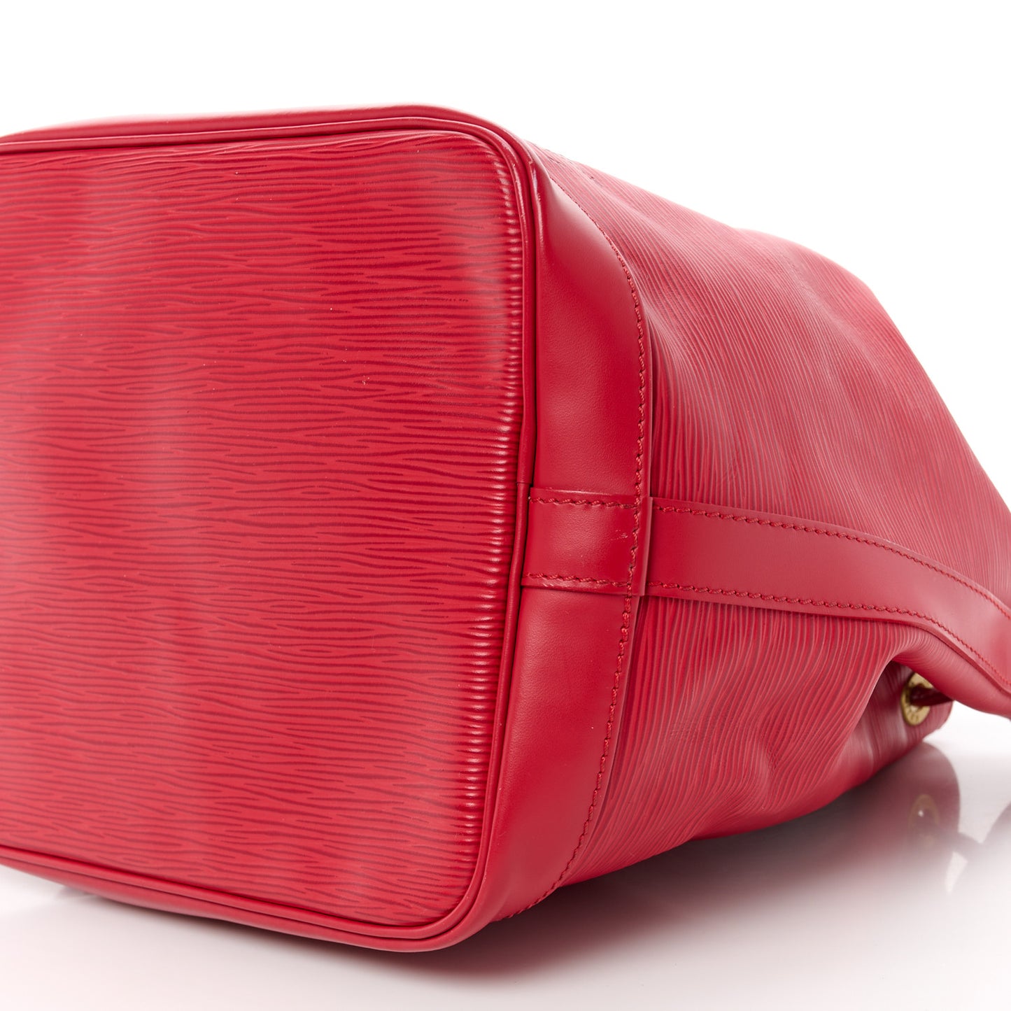 LOUIS VUITTON Epi Noe Rouge
