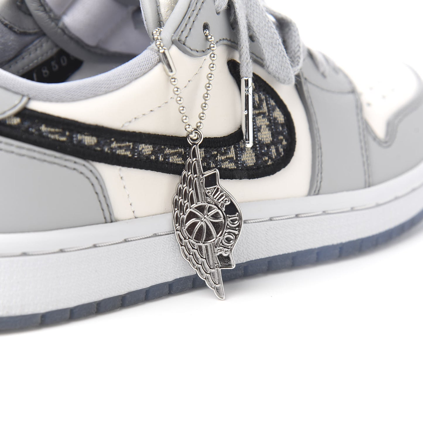X NIKE AIR JORDAN Calfskin Mens Oblique Low Sneakers 39 Beige White