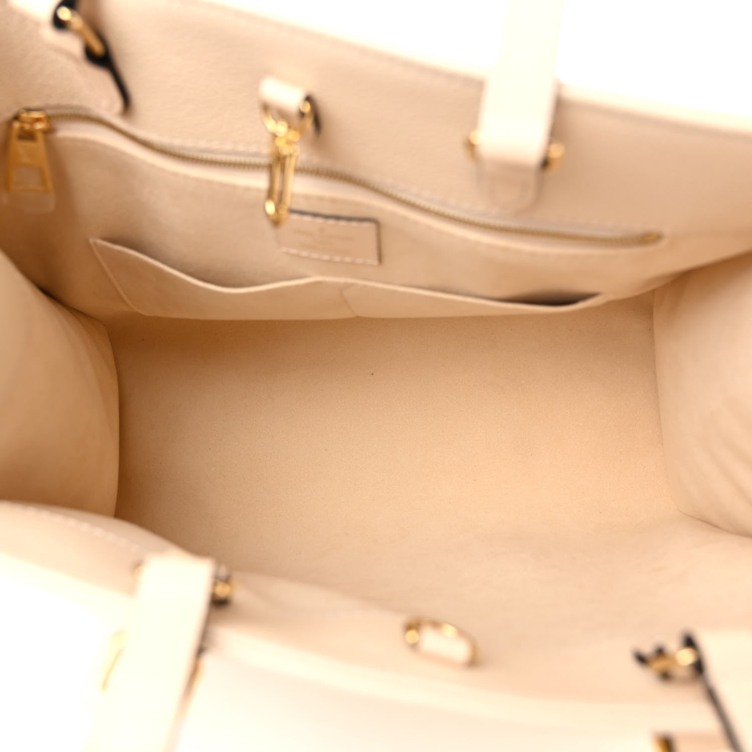 Louis Vuitton Empreinte Monogram Giant Onthego MM Creme 5 of 9