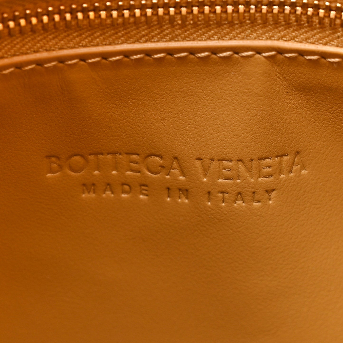 Calfskin Intrecciato Small Hop Dark Praline