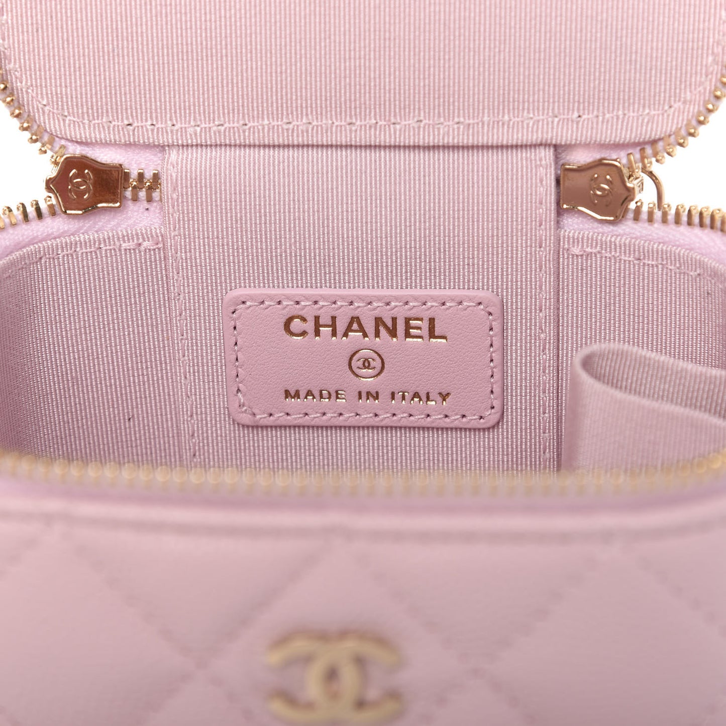 Caviar Quilted Mini Vanity Case With Chain Light Pink