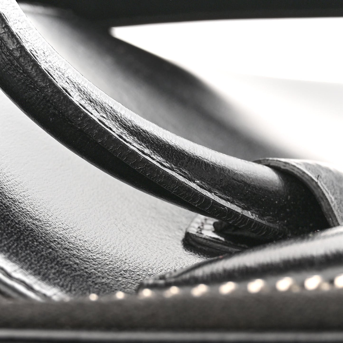 Shiny Lord Calfskin Medium Antigona Black