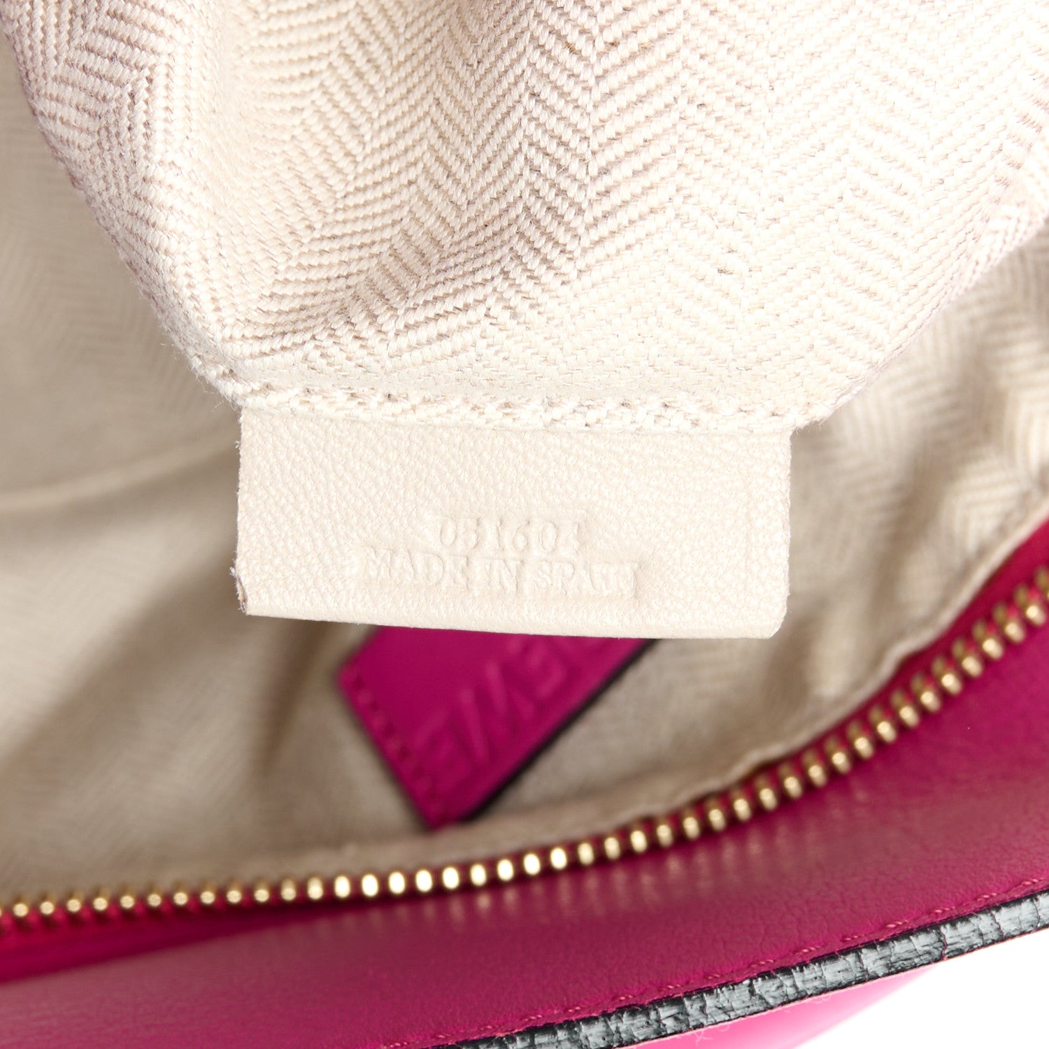 Loewe Calfskin Medium Puzzle Bag Fuchsia 7 of 11