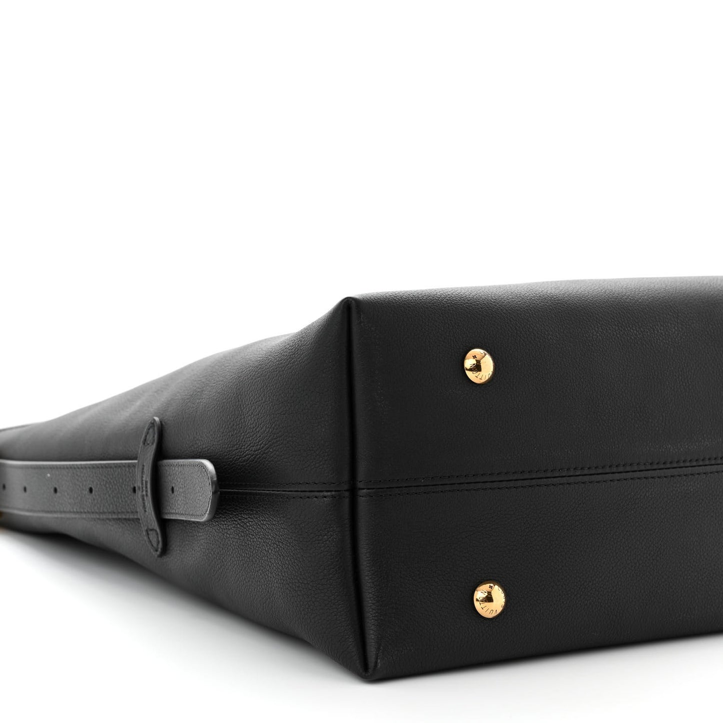 Grained Calfskin Low Key Hobo MM Black