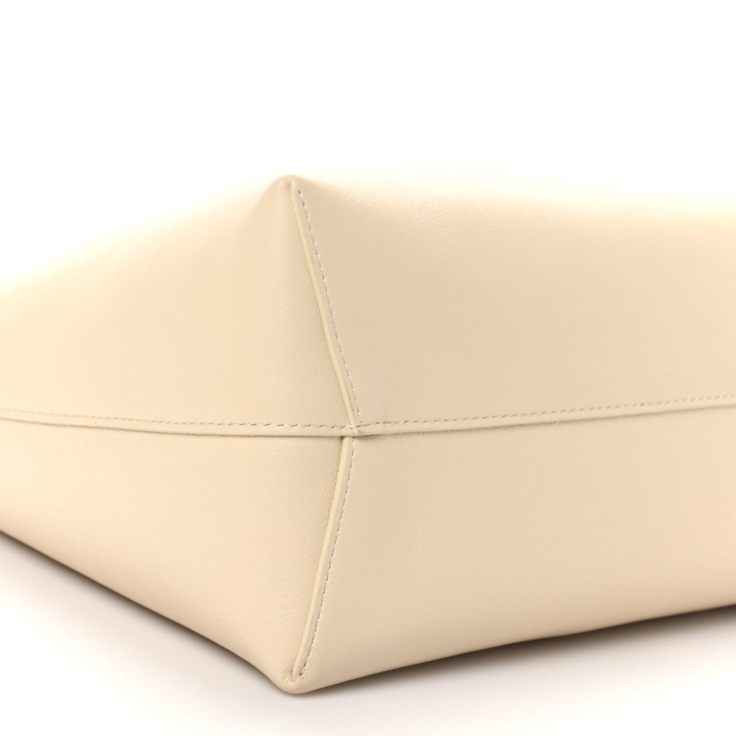 Calfskin Candy Hobo Avrio