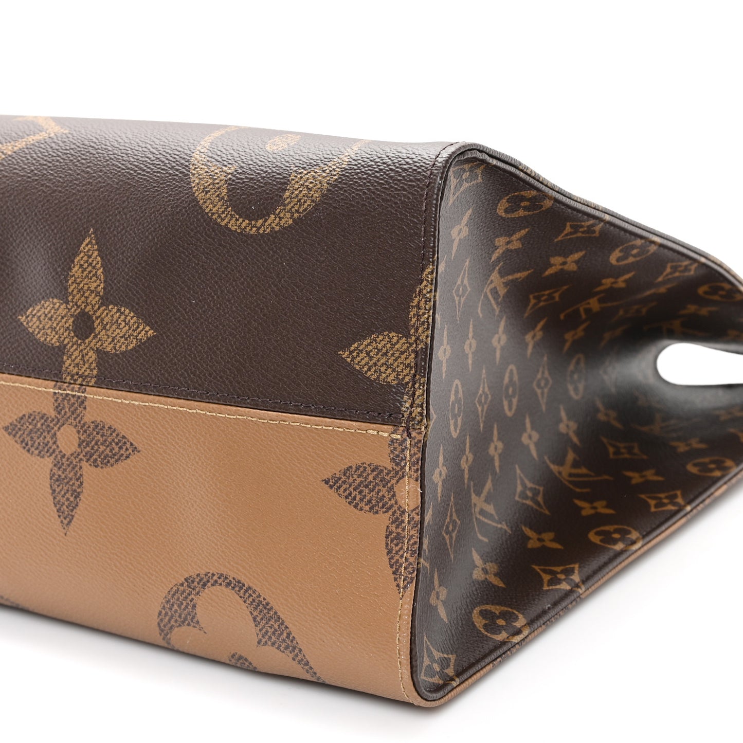 Reverse Monogram Giant Onthego GM
