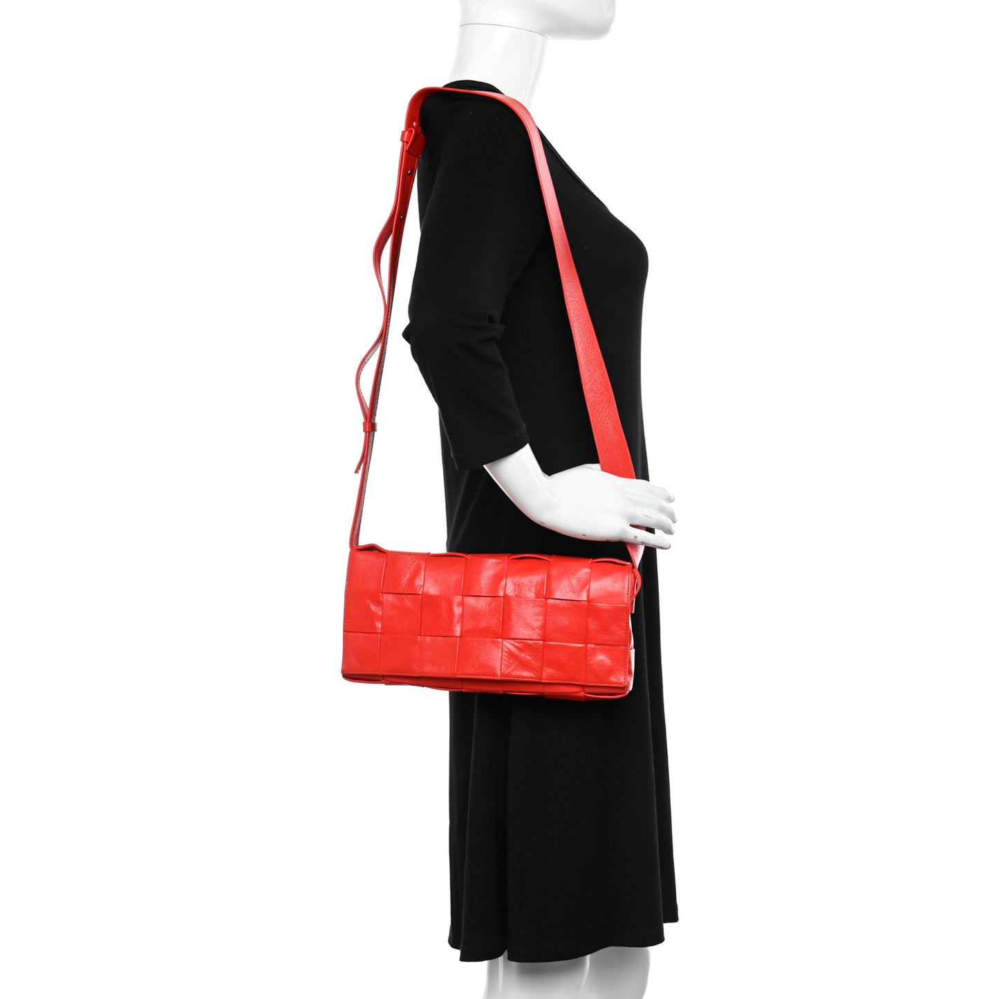Paper Calfskin Intrecciato Stretch Cassette Bright Red