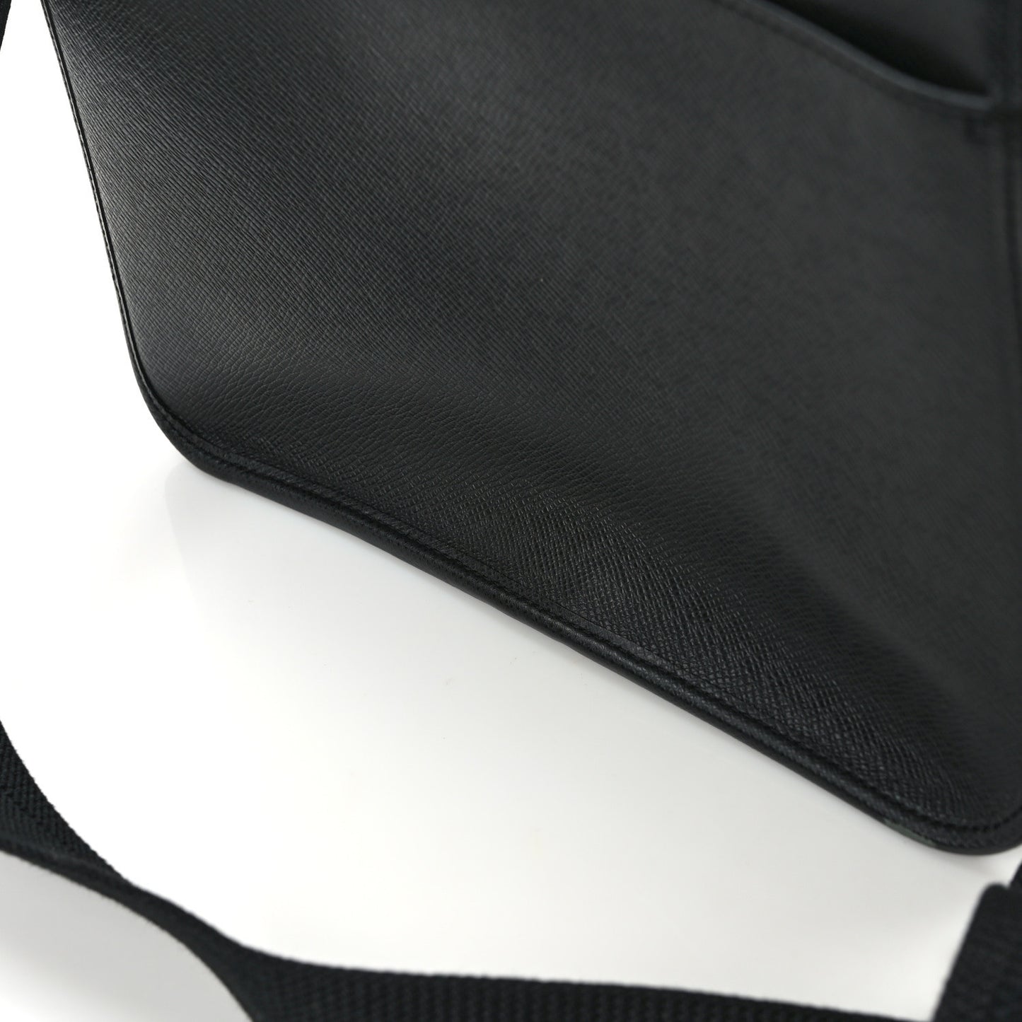 Taiga Roman PM Messenger Black