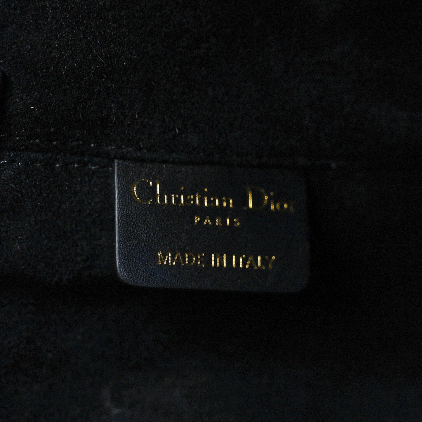 Calfskin Macrocannage Medium Toujours Black