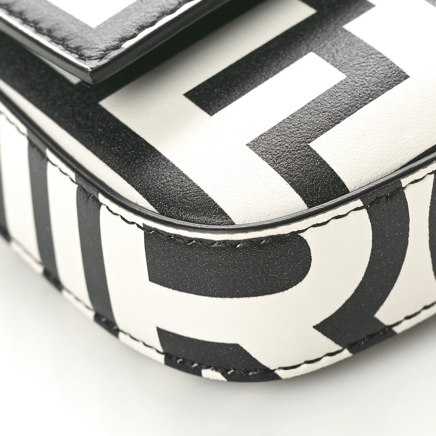 X MARC JACOBS Nappa Vitello King Logo Print Phone Baguette White Black