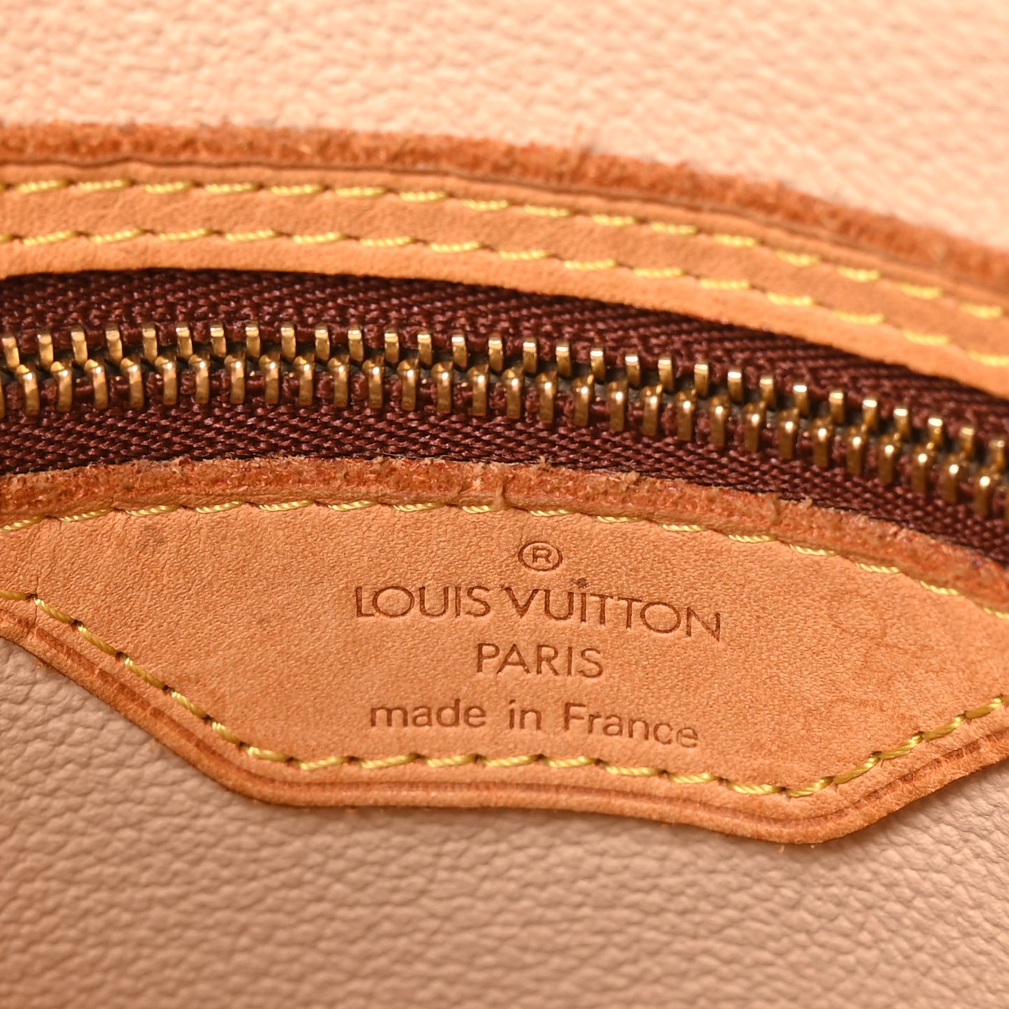 Monogram Petit Bucket 23
