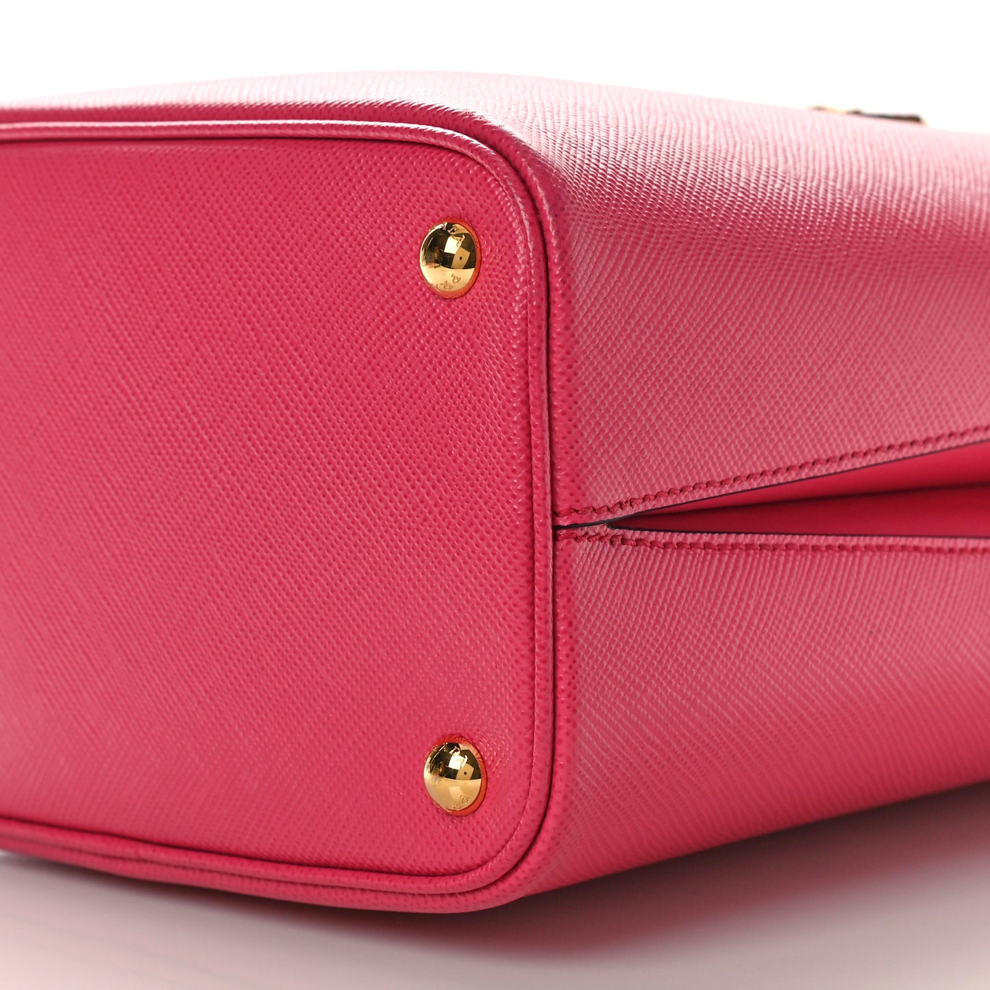 Saffiano Cuir Medium Panier Bucket Bag Magenta Black
