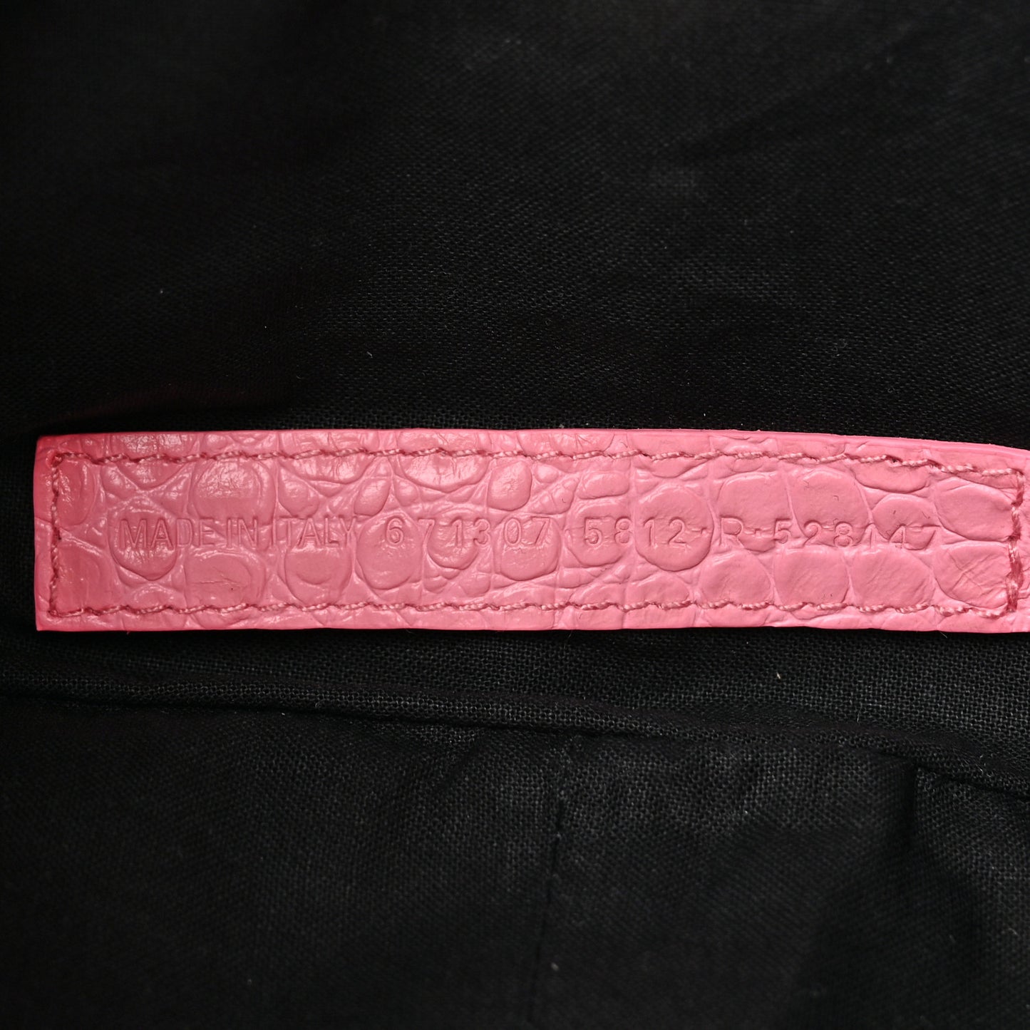 Extra Supple Calfskin Crocodile Embossed Small Le Cagole Shoulder Bag Sweet Pink