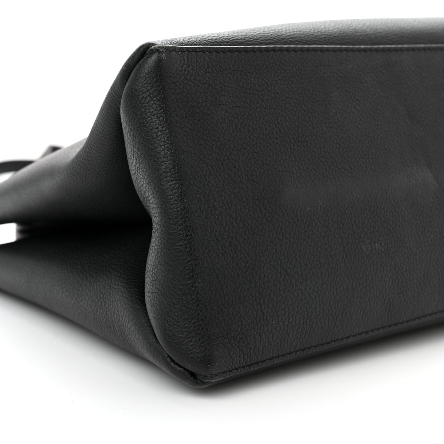 Grained Calfskin Lockme Shopper Black