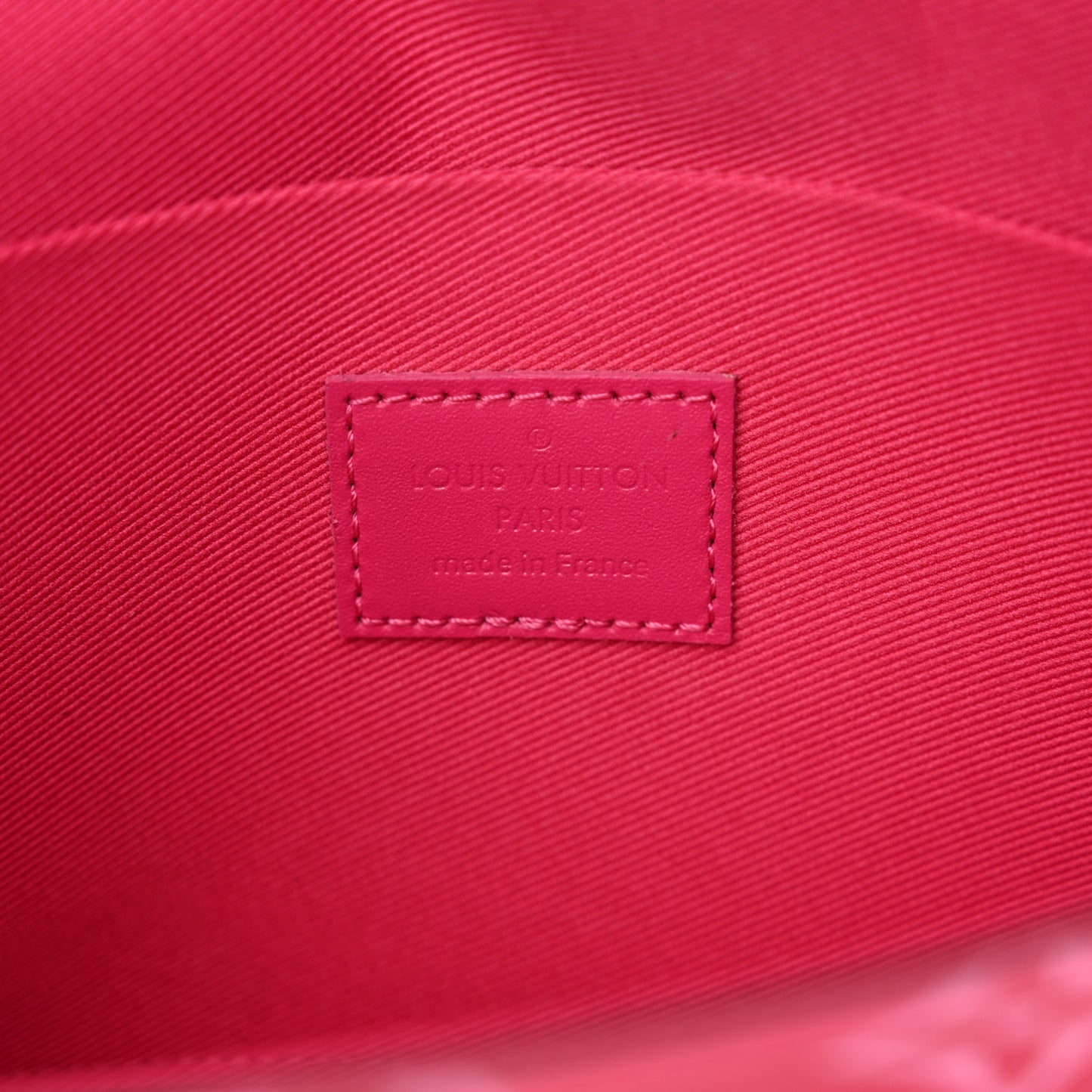 Vernis Valentine Pochette Felicie Chain Wallet Fuchsia