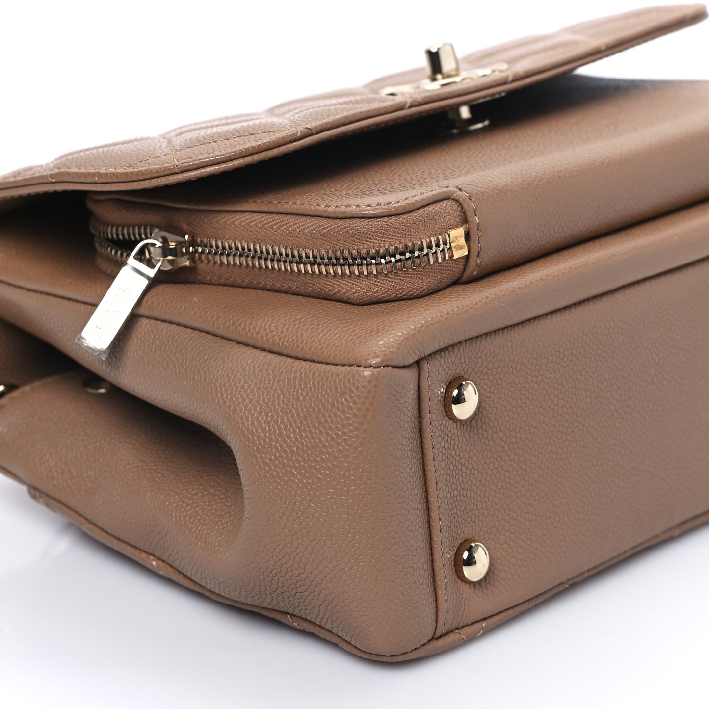 Caviar Quilted Medium Business Affinity Flap Beige