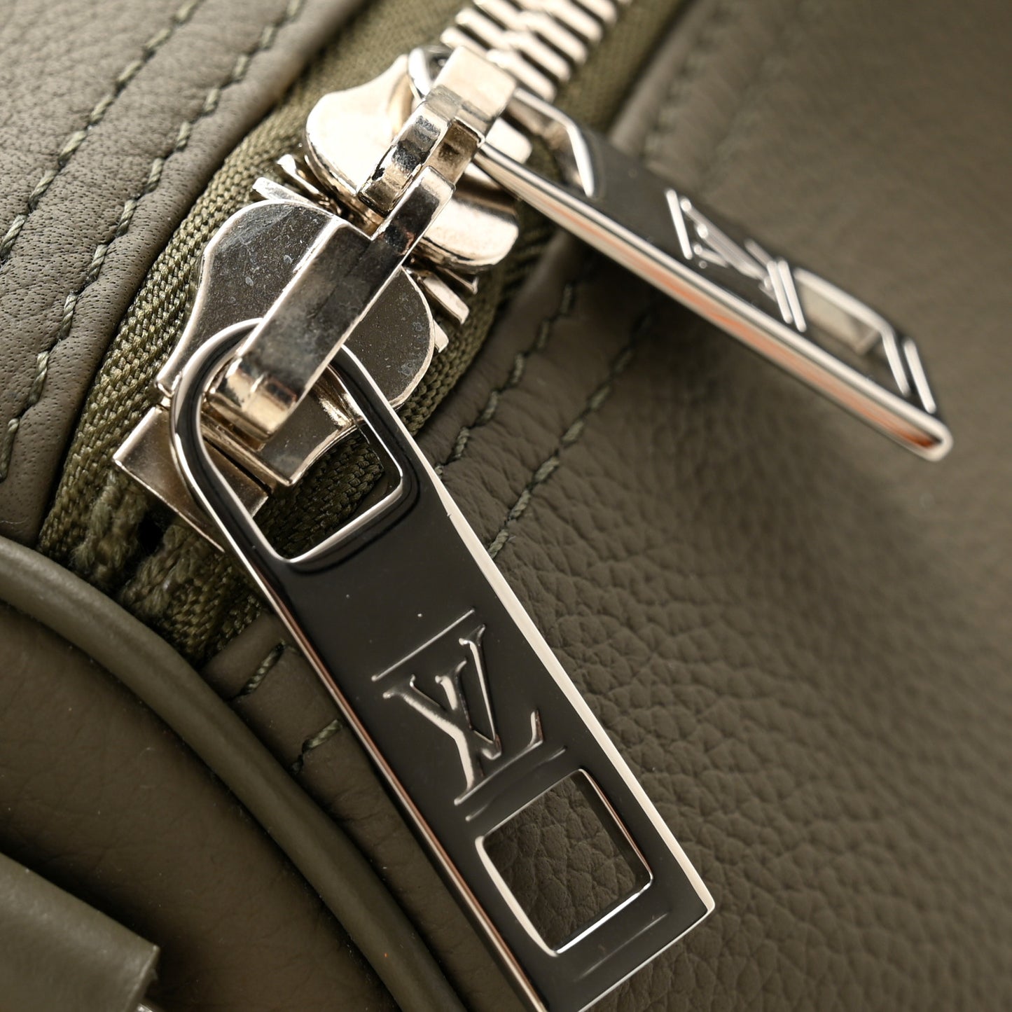 Grained Calfskin Aerogram Keepall Bandouliere 50 Khaki