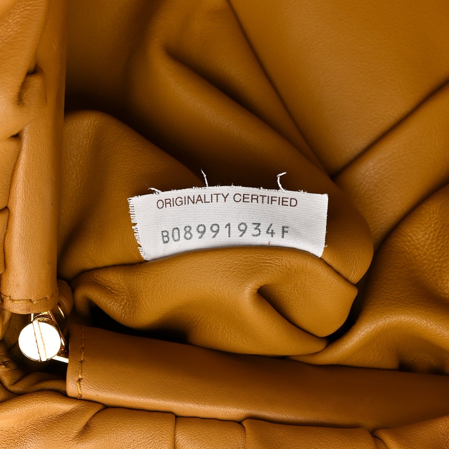 Calfskin The Pouch Chain Ocra