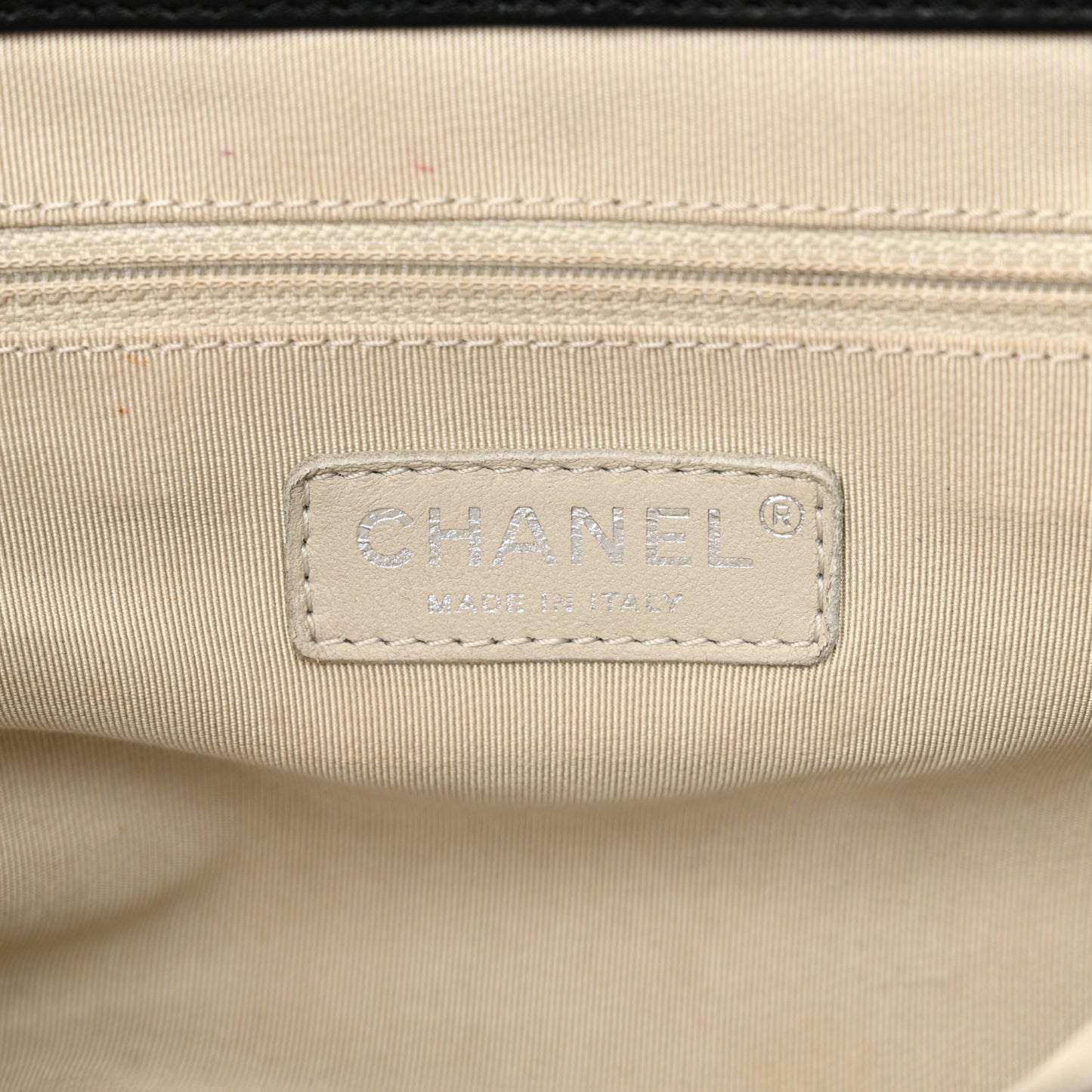 Washed Lambskin Quilted Medium Chain Around Messenger Black
